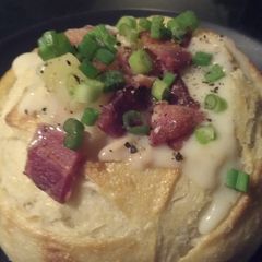 A picture of Delicious Easy Clam Chowder.