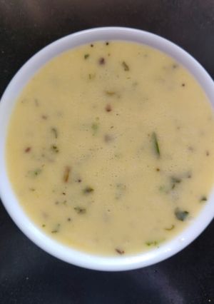 गुजराती कढ़ी (Gujarati Kadi recepie in hindi) रेसिपी मुख्य फोटो