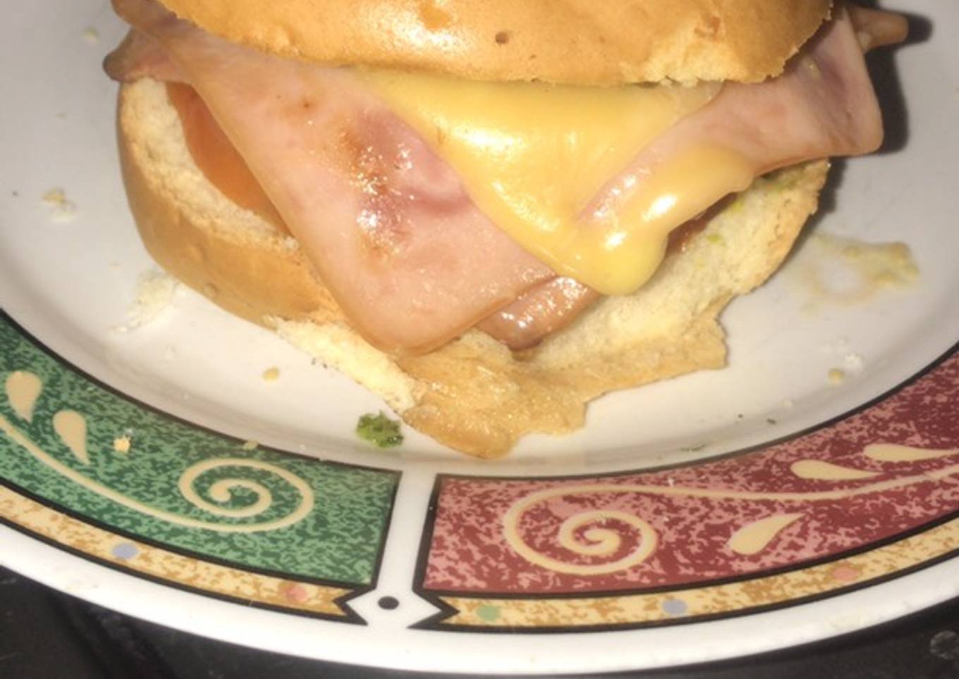 HAMBURGUESA sencilla con queso amarillo