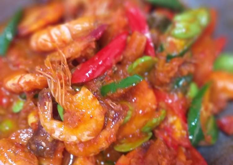 Cara Gampang Membuat Udang bumbu sambel pete pedas yang Menggugah Selera