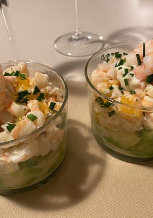 Une photo de Tartare de crevettes nordiques au citron vert et à la mandarine