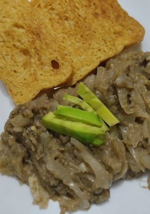 Una foto de Dip de atún y berenjena con tostadas de ajo🍆🧅🥖🥯🥙🌯