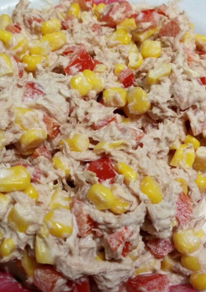 Una foto de Atún con pimientos y elote