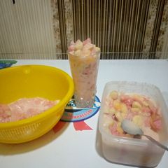 A picture of Fruit mix 🍉 🍌.