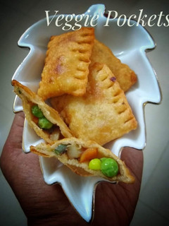 காய்கறி பாக்கெட்ஸ் (kaaikari pockets recipe in Tamil) செய்முறை முக்கிய புகைப்படம்