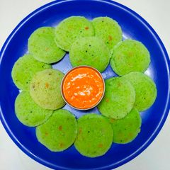 A picture of Green peas idli.
