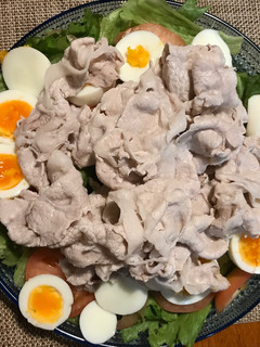 A picture of 🐷Japanese cold pork shabu shabu salad🥗.