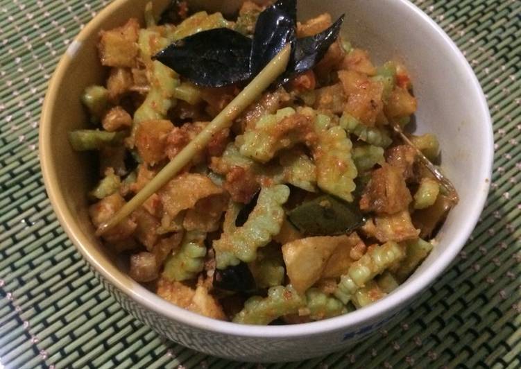 Sambel goreng kentang paria ala fe
#bandung_recookwinakartika