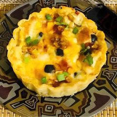 A picture of Baked cheesy pie.