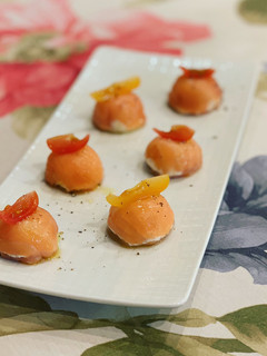 Foto principal de Bombones de salmón ahumado con mousse de queso