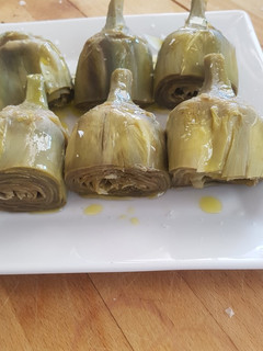 Una foto de Alcachofas al vapor sin vaporera