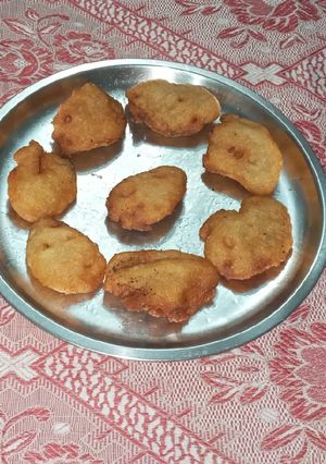A picture of Sweet fritters of sweet potato or sakarkandi ke pue.
