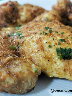Una foto de Pollo con especias Cajún y Ras El Hanout en airfryer