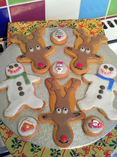 A picture of Vickys Gingerbread Snowmen & Reindeer, Decorating Idea.