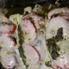 A picture of Easy Chicken Pesto.