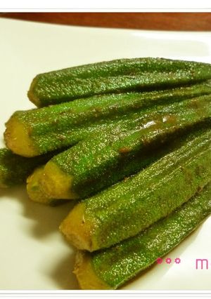 A picture of Stir-Fried Okra with Curry Powder.