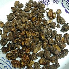 A picture of Spicy walnut snacks.