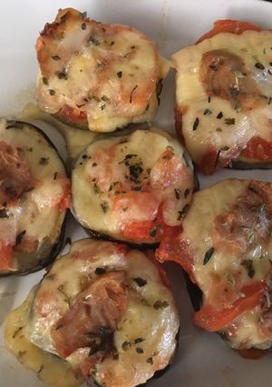 Una foto de Mini pizza de berenjena 🍆