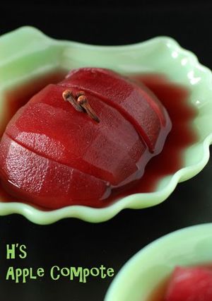 A picture of Apple Compote with Red Wine.