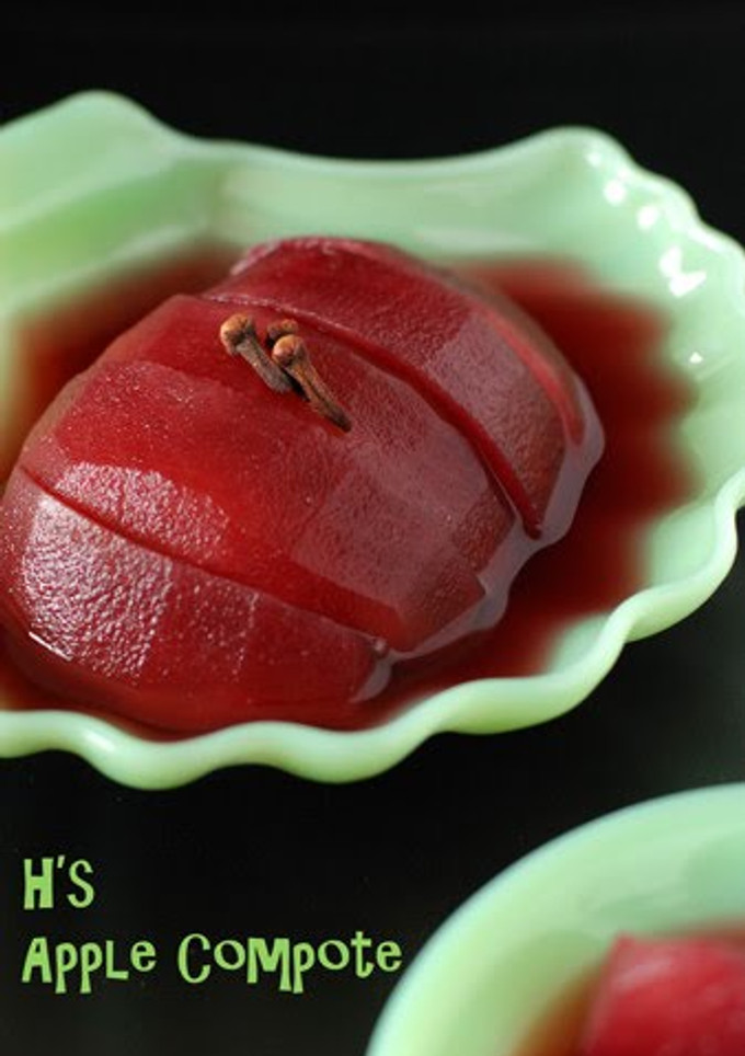 A picture of Apple Compote with Red Wine.