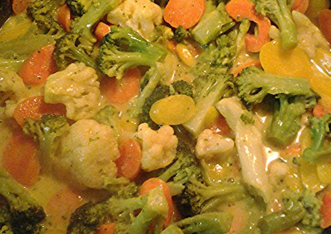 Vegetables and creamy turmeric sauce