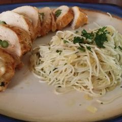 Lore's Bomb Chicken n Pasta A picture of Lore's Bomb Chicken n Pasta.