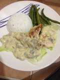 Pollo con champiñones a la bechamel
