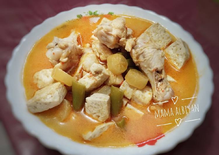 49. Sayur Asem-Asem Tahu