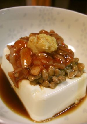A picture of Chilled Tofu with Spicy Toppings.