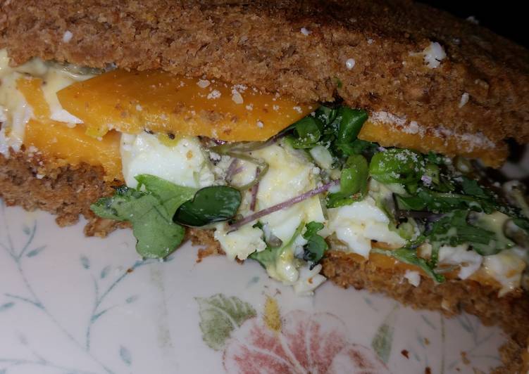 Simple Way to Make Appetizing Egg Salad Super Sandwich