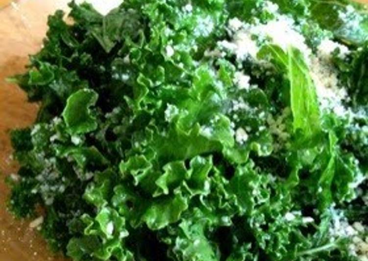 Recipe of Favorite Very Nutritious and Very Easy Kale &amp; Cheese Salad