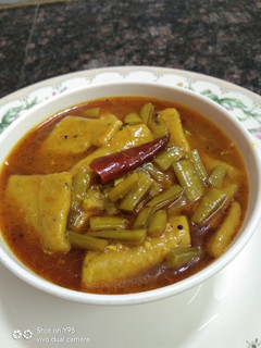 ગુવાર ઢોકળી નું શાક (guvaar dhokli nu shak recipe in Gujarati) રેસીપી મુખ્ય ફોટો