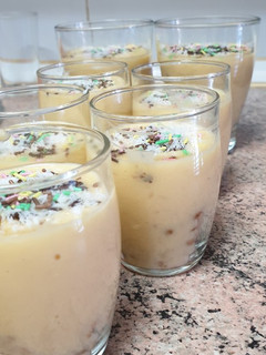 Una foto de Vasitos de crema de plátano