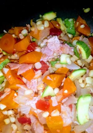 Una foto de Verduras con tocino