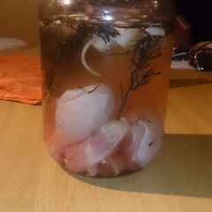 A picture of Chicken in brine.