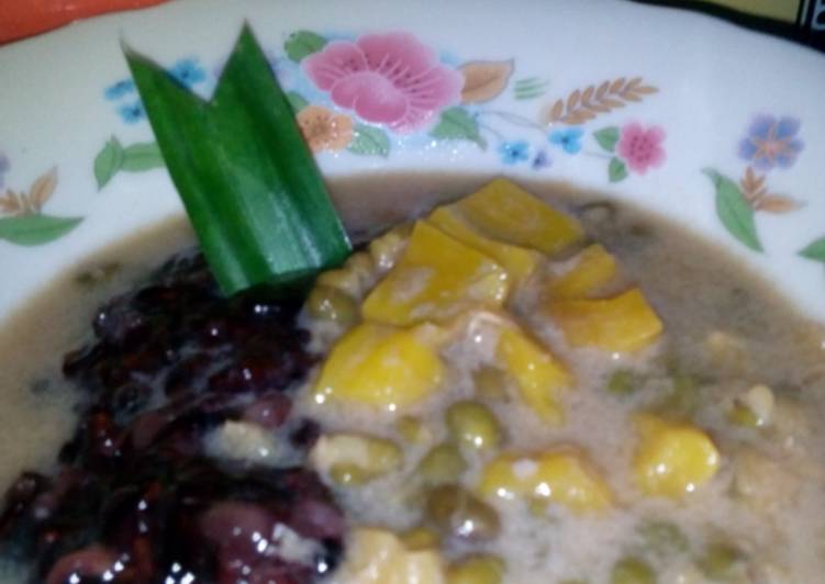 Bubur kacang hijau ketan hitam