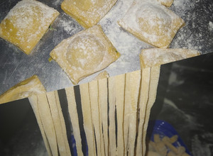 Una foto de Ravioles y fideos caseros 😋