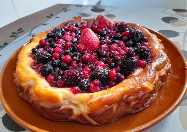 Steps to Make Any-night-of-the-week Tarta de queso con frutos rojos🍓🍒