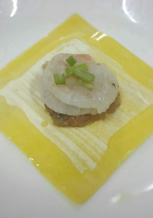 A picture of Wonton soup.