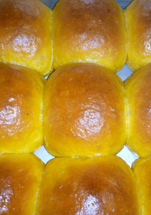 A picture of Soft and sweet tea scones.