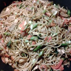 A picture of Sammie's Chicken and Veggie Lomein.