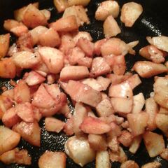 Seasoned fried tatos A picture of Seasoned fried tatos.