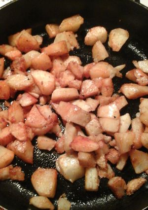 A picture of Seasoned fried tatos.
