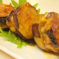 A picture of Sweet and Salty Panfried Eggplant Slices Stuffed with Ground Pork.