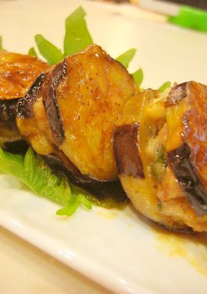 A picture of Sweet and Salty Panfried Eggplant Slices Stuffed with Ground Pork.