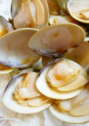 A picture of Amazing! Grilled Hamaguri Clams.