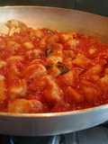 Party di gnocchi di patate al pomodoro fresco e salvia