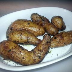 A picture of Roasted Fingerling Potatoes.
