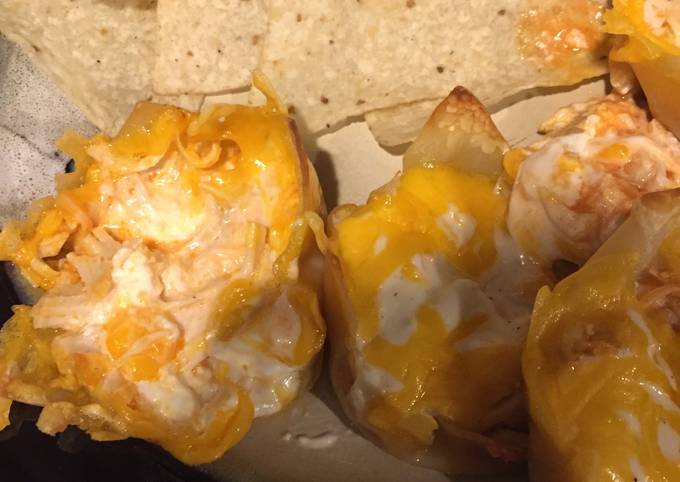 Buffalo Chicken Won Ton Cups