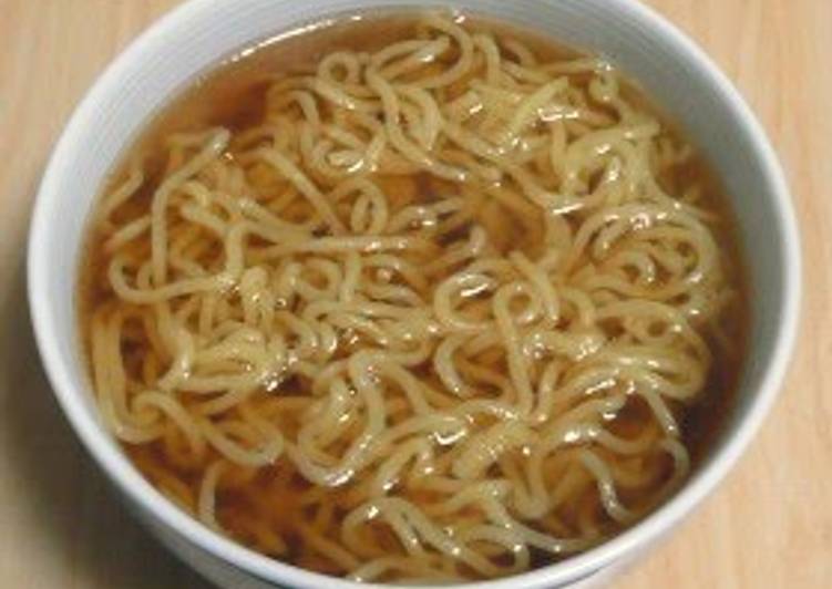 Delicious Easy Soy Sauce Flavored Soup for Ramen